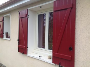 Volets battants aluminium isolé rouge 3004