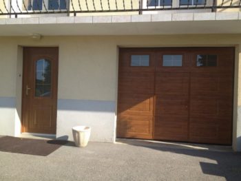 Installation de Porte de garage et de porte d'entrée Chêne doré, à Saint Yrieix la Perche